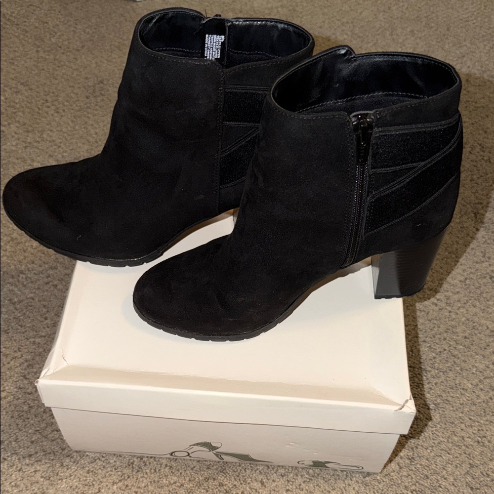 Elegant Black Ankle Boots